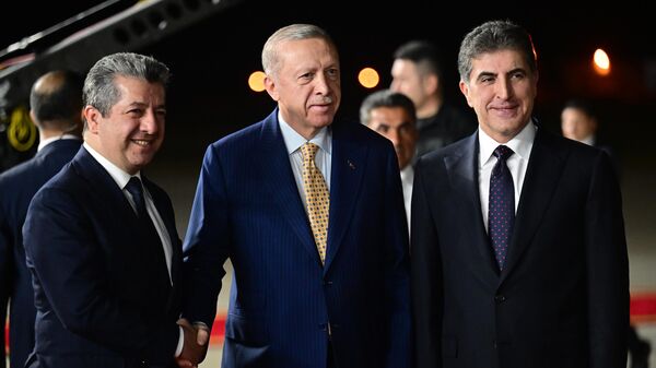 Cumhurbaşkanı Recep Tayyip Erdoğan, IKBY Başkanı Neçirvan Barzani, IKBY Başbakanı Mesrur Barzani  - Sputnik Türkiye