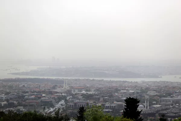 İstanbul'da toz taşınımı etkili oldu İstanbul'da toz taşınımı etkili oldu - Sputnik Türkiye