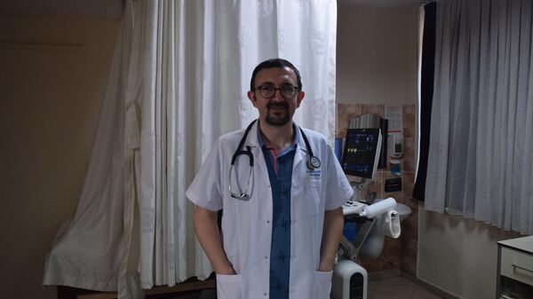 Denizli Devlet Hastanesi Kardiyoloji Bölümü’nde görev yapan Uzman Doktor İbrahim Oğuz - Sputnik Türkiye