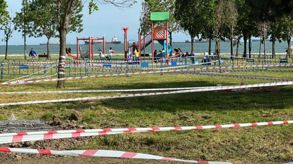  Küçükçekmece'de kazı çalışmasında oluşan su birikintisine düşen kız çocuğu hayatını kaybetti - Sputnik Türkiye