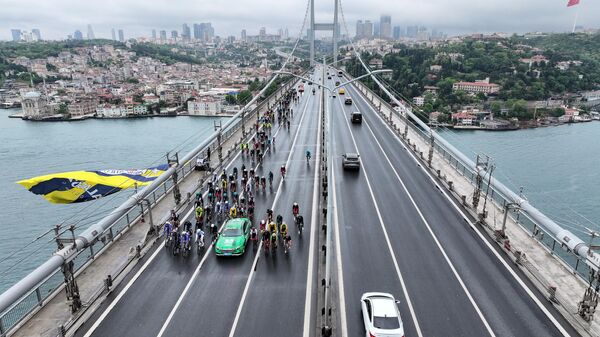 Cumhurbaşkanlığı Bisiklet Turu'nun İstanbul etabı olumsuz hava şartları nedeniyle nötralize edildi - Sputnik Türkiye