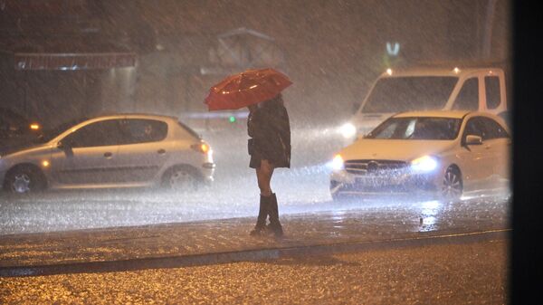 Ankara'daki şiddetli yağış nedeniyle 1300'ü aşkın su baskını ihbarı yapıldı - Sputnik Türkiye