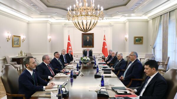 Cumhurbaşkanı Recep Tayyip Erdoğan, Çankaya Köşkü'nde Yüksek İstişare Kurulu Toplantısı'na başkanlık etti.
 - Sputnik Türkiye