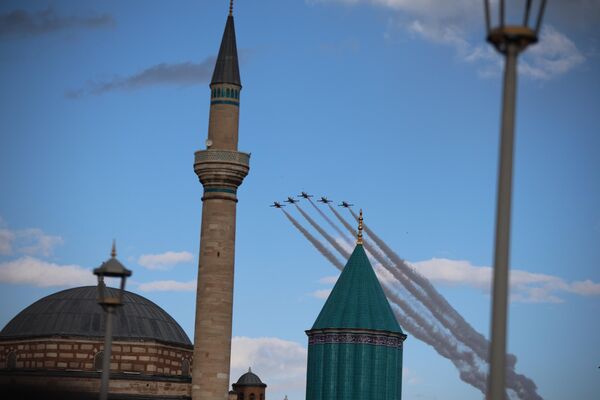 Hazreti Mevlana, Horasan&#x27;ın büyük alimlerinden olan Bahaeddin Veled ve ailesiyle, dönemin siyasi olayları ve yaklaşan Moğol istilası nedeniyle Belh&#x27;ten ayrıldı ve Konya&#x27;da son bulacak yolculuğuna başladı. - Sputnik Türkiye