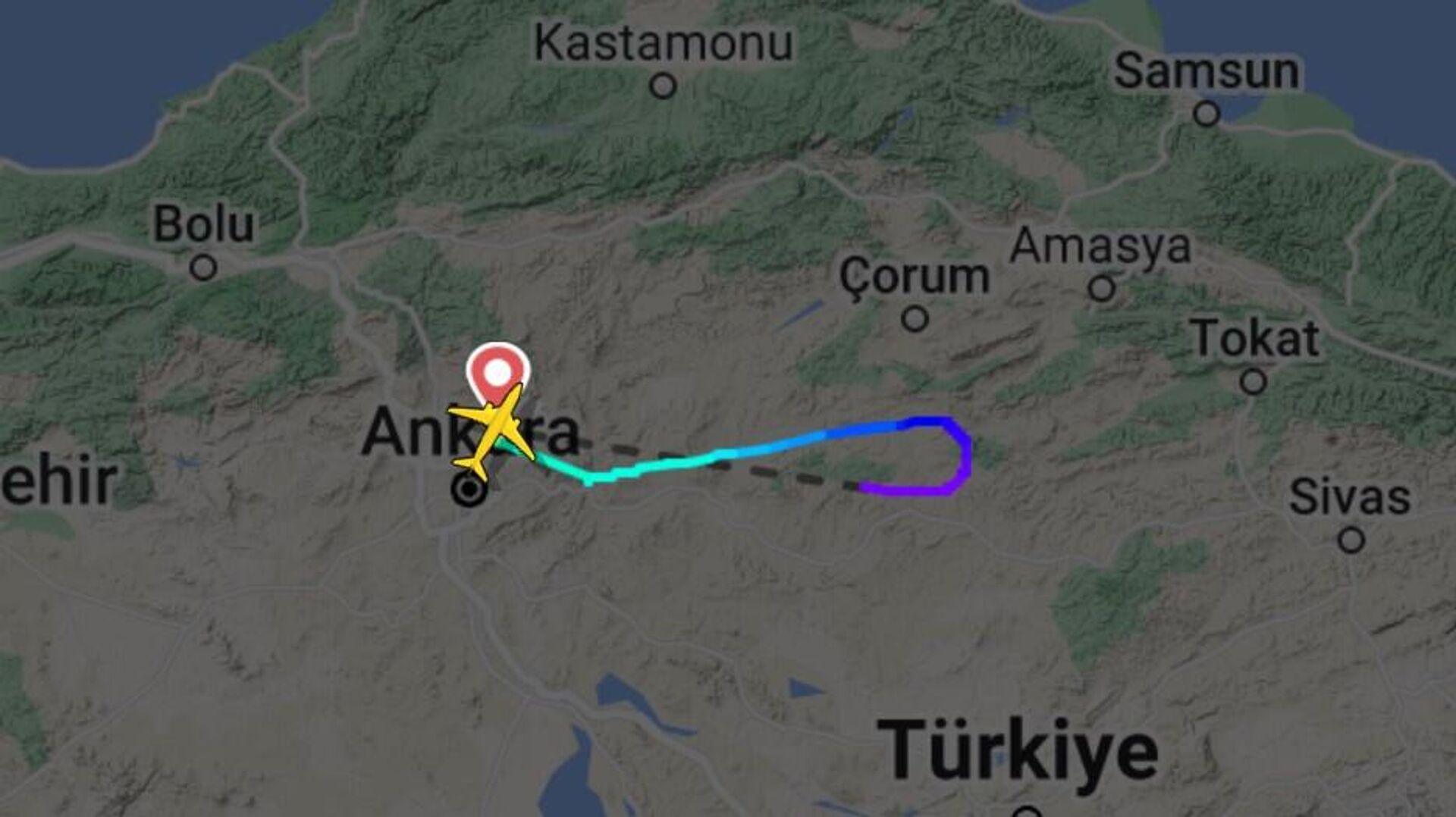 Ankara-Erzincan seferini yapan yolcu uçağı bomba ihbarı nedeniyle Esenboğa Havalimanı'na zorunlu iniş yaptı. Ekipler tarafından yapılan aramanın ardından ihbarın asılsız olduğu tespit edildi.
 - Sputnik Türkiye, 1920, 04.05.2024
