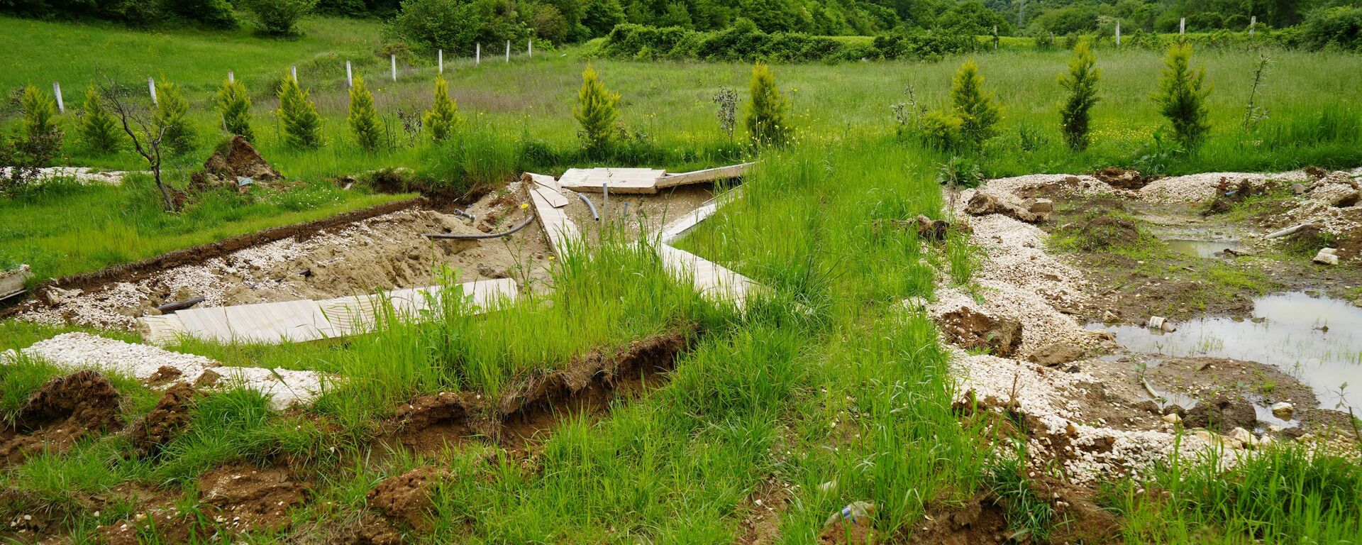 Çatalca'da 5 adet bungalov havuzlarıyla birlikte çalındı - Sputnik Türkiye, 1920, 05.05.2024