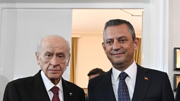 CHP lideri Özgür Özel, MHP Genel Başkanı Bahçeli - Sputnik Türkiye