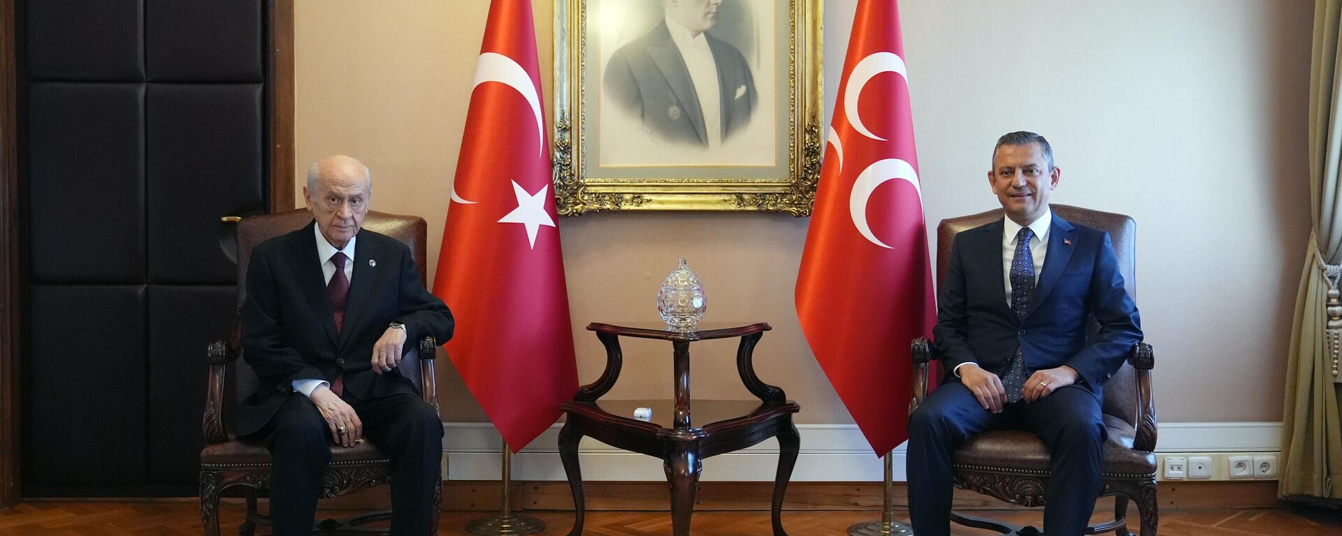 Özgür Özel, Devlet Bahçeli - Sputnik Türkiye, 1920, 08.06.2025