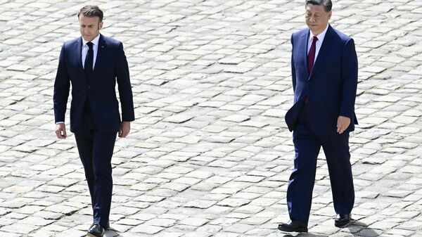 Çin Devlet Başkanı Şi Cinping ve Fransa Cumhurbaşkanı Emmanuel Macron - Sputnik Türkiye
