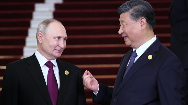 Rusya Devlet Başkanı Vladimir Putin Çin Devlet Başkanı Şi Cinping - Sputnik Türkiye