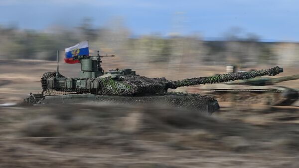 Rus tankı T-90  - Sputnik Türkiye