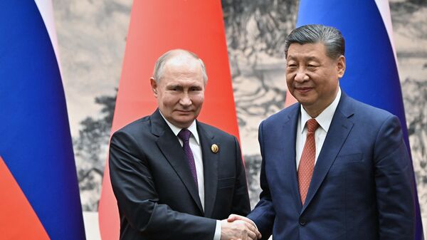  Çin Devlet Başkanı Şi Cinping Putin - Sputnik Türkiye
