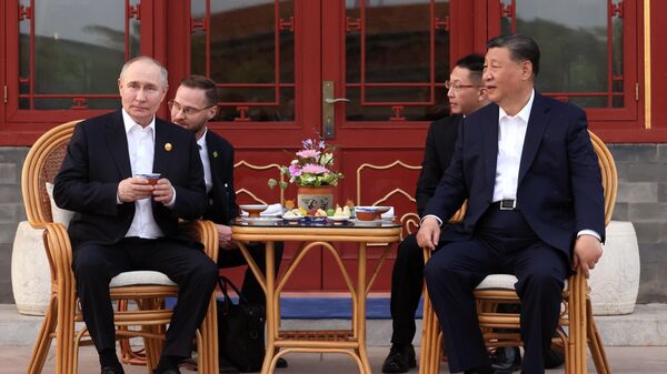 Президент России Владимир Путин и председатель КНР Си Цзиньпин - Sputnik Türkiye