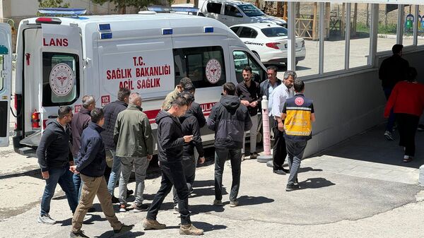 Van'ın Başkale ilçesinde askeri aracın devrilmesi sonucu 11 asker yaralandı. - Sputnik Türkiye