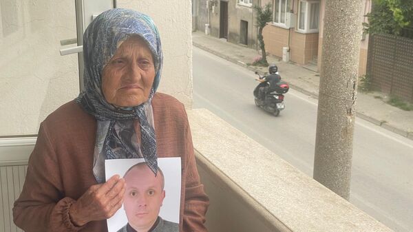 Bursa'da Uzun ekmek almasını istediği 96 yaşındaki annesi fırından yuvarlak ekmek aldı diye evi terk eden 44 yaşındaki Bülent Dalgın,  20 gündür kayıp - Sputnik Türkiye