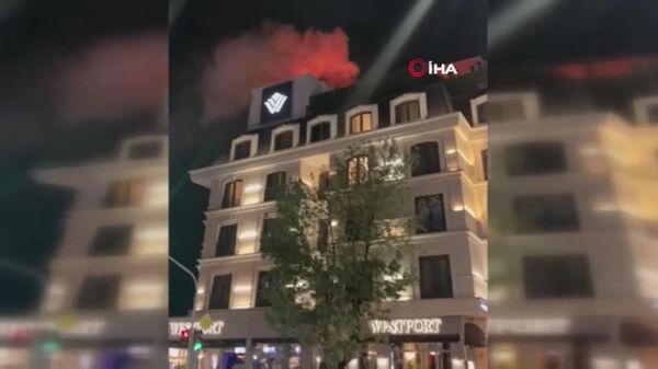 Kadıköy'de bir otelde çıkan yangın, itfaiye ekiplerinin müdahalesi ile söndürüldü. - Sputnik Türkiye