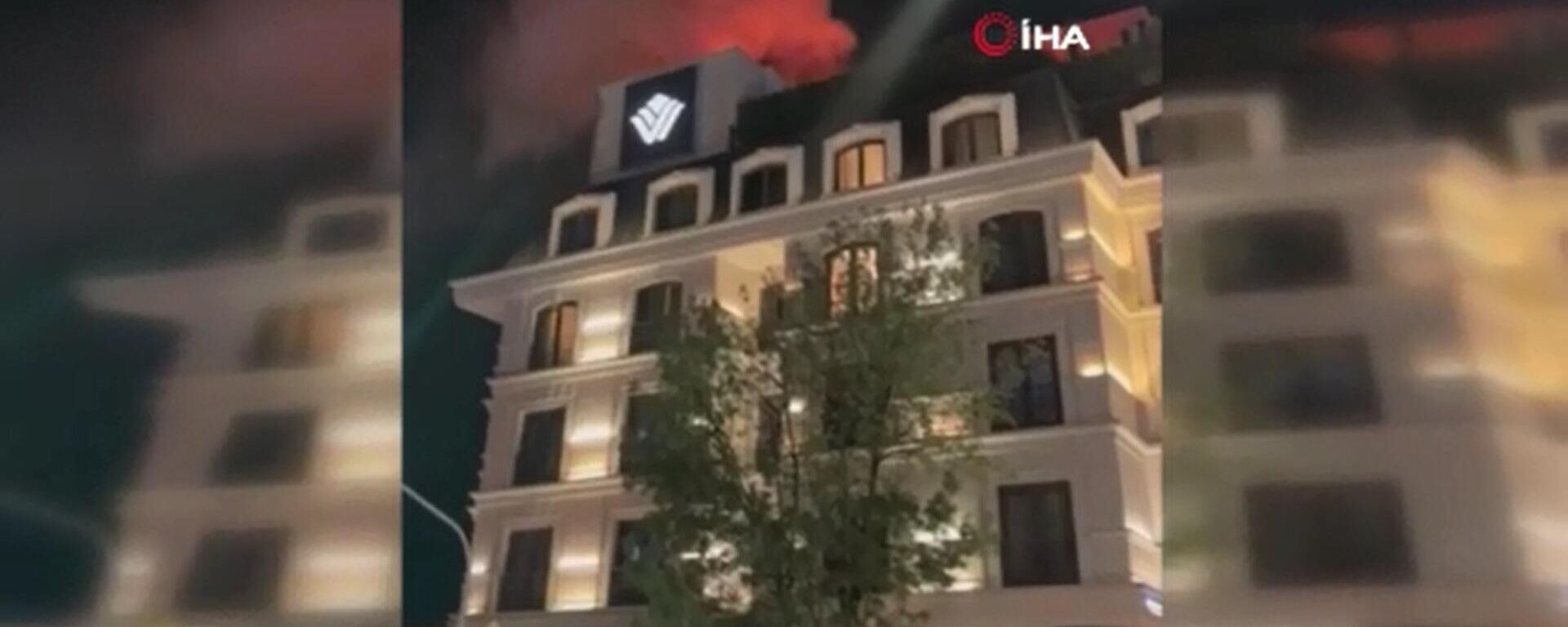 Kadıköy'de bir otelde çıkan yangın, itfaiye ekiplerinin müdahalesi ile söndürüldü. - Sputnik Türkiye, 1920, 06.06.2024