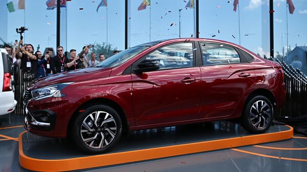 Презентация новой модели Lada Iskra на ПМЭФ-2024, Россия - Sputnik Türkiye