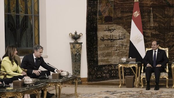 ABD Dışişleri Bakanı Antony Blinken Mısır Cumhurbaşkanı Abdülfettah es-Sisi ile - Sputnik Türkiye