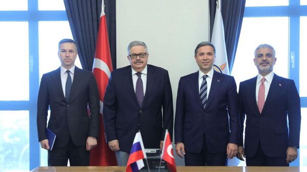 Rusya'nın Ankara Büyükelçisi Yerhov'dan  AK Partili Sırakaya'ya ziyaret - Sputnik Türkiye