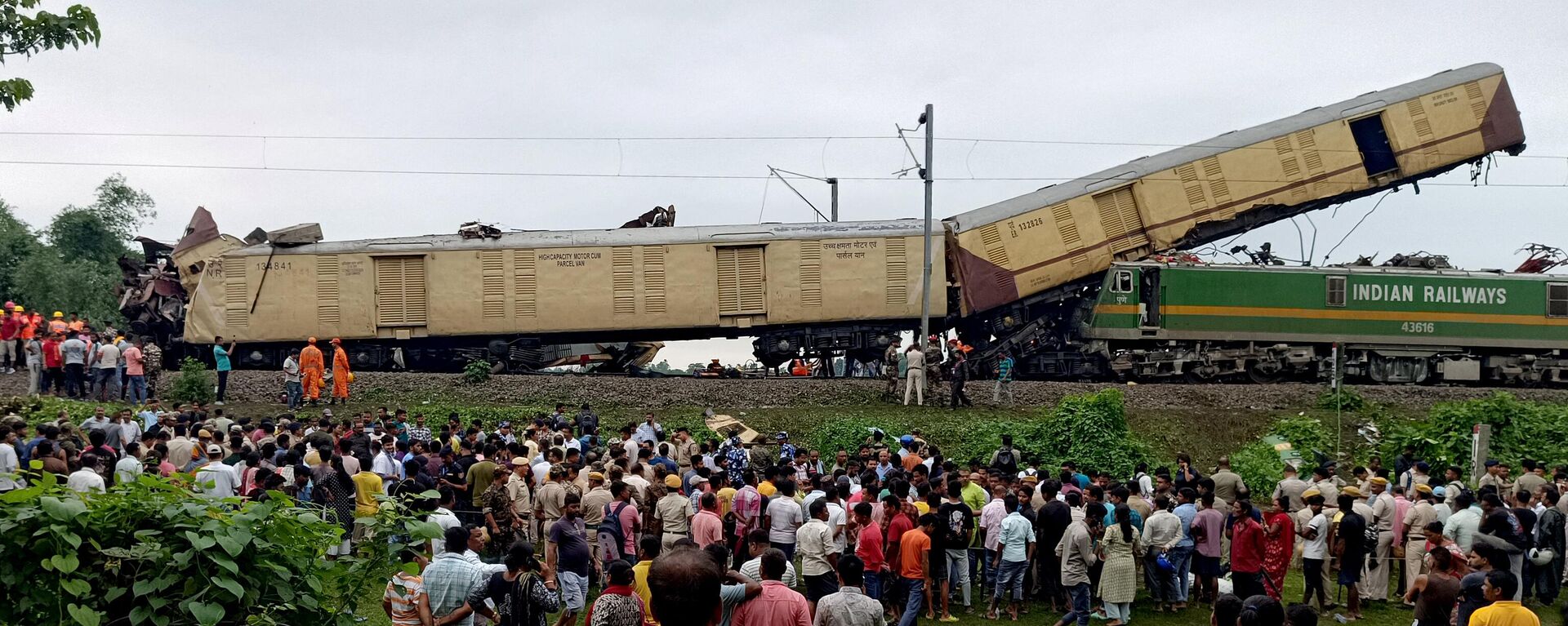 Hindistan'da tren kazası - Sputnik Türkiye, 1920, 17.06.2024