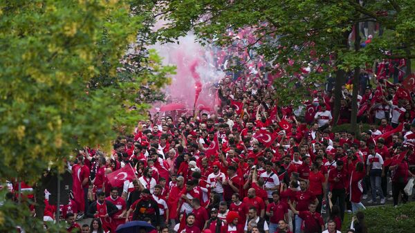 A Milli Takım'a büyük destek: Dortmund sokakları kırmızı-beyaza büründü - Sputnik Türkiye