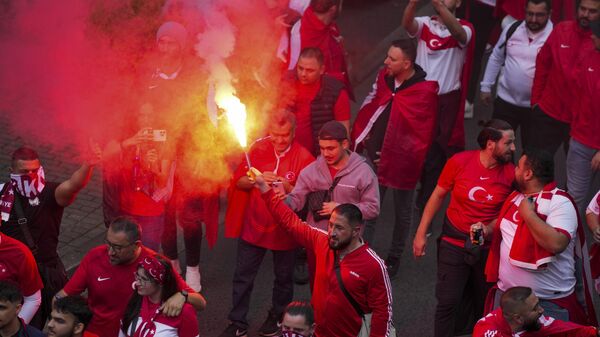 A Milli Takım'a büyük destek: Dortmund sokakları kırmızı-beyaza büründü - Sputnik Türkiye