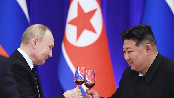 Rusya Devlet Başkanı Vladimir Putin ve Kuzey Kore lideri Kim Jong-un - Sputnik Türkiye