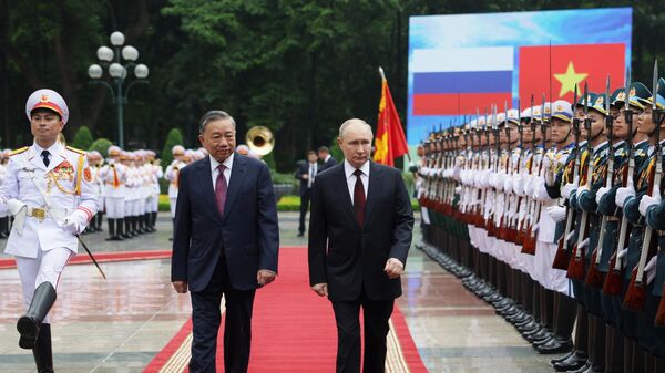 Vietnam Devlet Başkanı To Lam Putin - Sputnik Türkiye