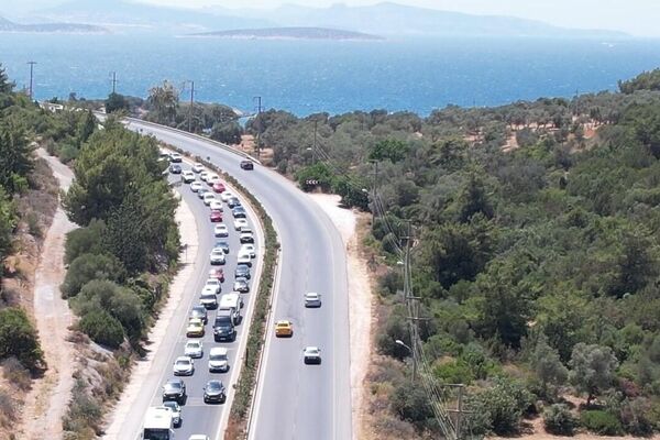 Bayram tatilini Bodrum'da geçirenler ilçeden ayrılırken trafik yoğunluğuna neden oldu - Sputnik Türkiye