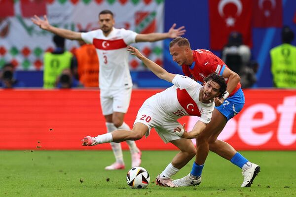 2024 Avrupa Futbol Şampiyonası (EURO 2024) F Grubu son maçında A Milli Futbol Takımı, Hamburg'da karşılaştığı Çekya'yı 2-1 mağlup etti ve son 16 turuna yükseldi. Ay-yıldızlılar, bu turda Avusturya ile karşılaşacak.
 - Sputnik Türkiye