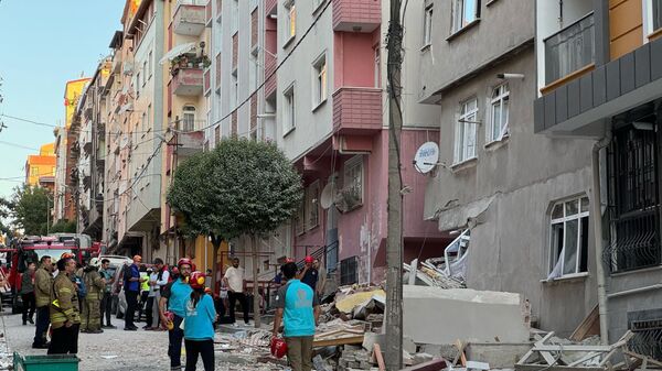 Bahçelievler'de bina çöktü, AFAD ekibi enkazda dinleme yapıyor - Sputnik Türkiye