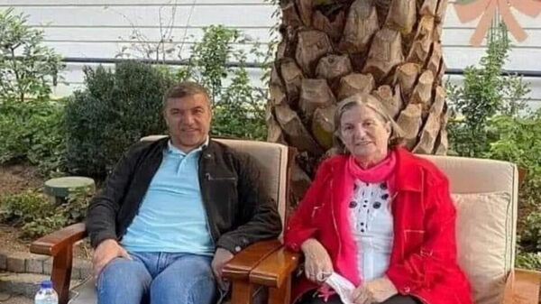 Gazeteci İsmail Küçükkaya'nın annesi hayatını kaybetti - Sputnik Türkiye