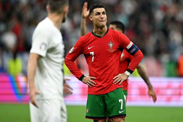 Penaltı kaçıran Ronaldo gözyaşlarına engel olamadı - Sputnik Türkiye
