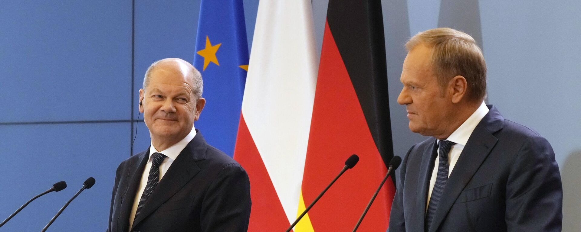 Olaf Scholz ve Donald Tusk - Sputnik Türkiye, 1920, 02.07.2024