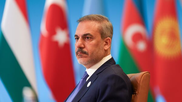 Dışişleri Bakanı Hakan Fidan, Azerbaycan'ın Şuşa şehrinde Türk Devletleri Teşkilatı (TDT) Dışişleri Bakanları Konseyi Toplantısına katıldı - Sputnik Türkiye