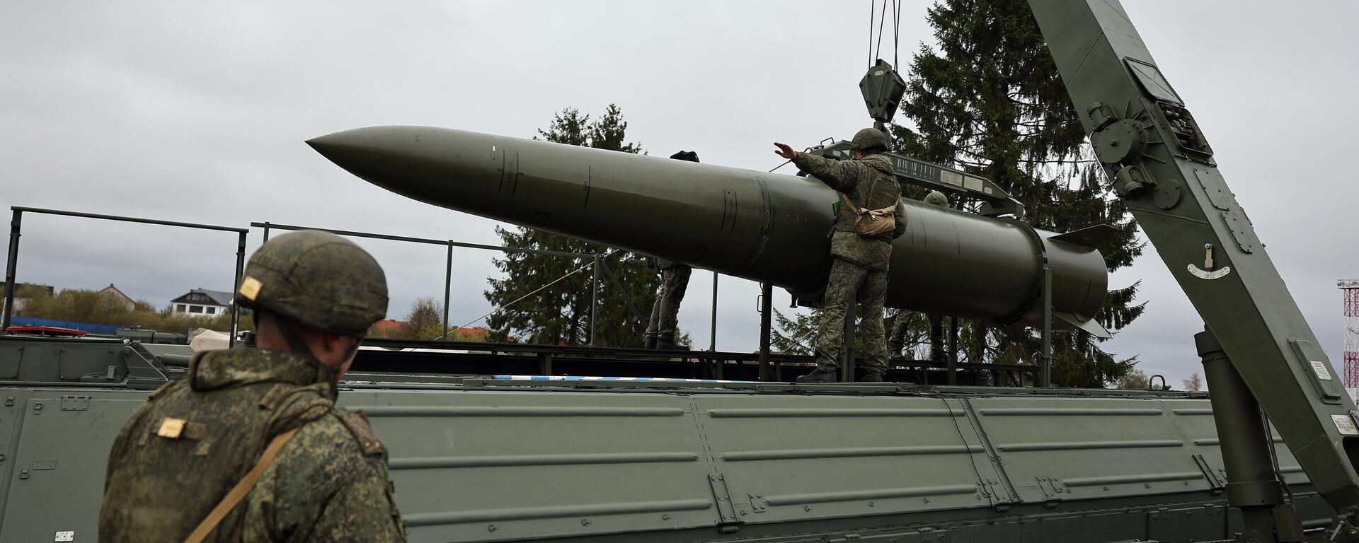 Drills involving electronic launches of Russia's Iskander-M missile system. - Sputnik Türkiye, 1920, 06.02.2025