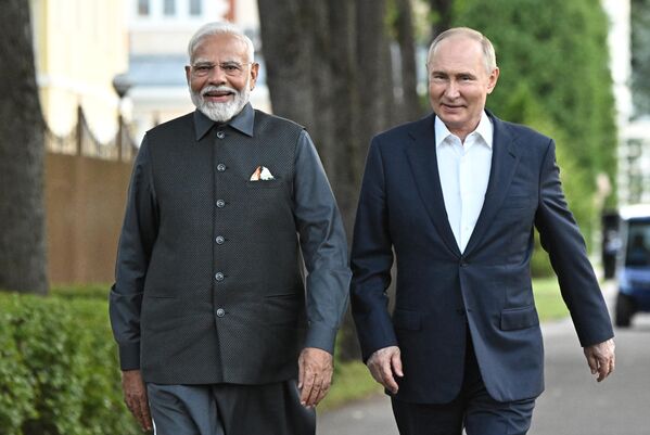 Putin ve Modi, Novo-Ogarevo Rezidansı’nda görüştü - Sputnik Türkiye