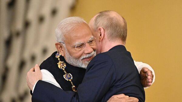 Putin, Hindistan Başbakanı Modi’ye Aziz Andreas Nişanı verdi - Sputnik Türkiye