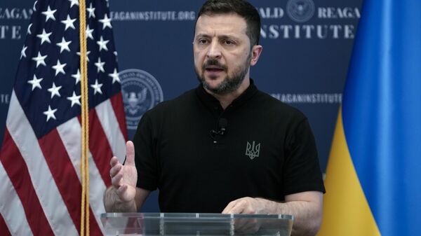 Zelenskiy ABD ve Ukrayna bayrağı ABD Washington D.C. - Sputnik Türkiye
