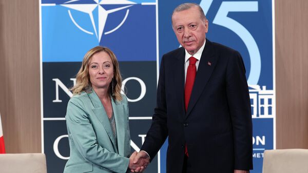 Cumhurbaşkanı Recep Tayyip Erdoğan, NATO Devlet ve Hükümet Başkanları Zirvesi'ne katılmak üzere geldiği ABD'nin başkenti Washington'da İtalya Başbakanı Giorgia Meloni'yi kabul etti. - Sputnik Türkiye