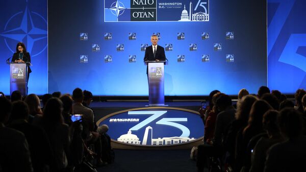 El secretario general de la OTAN, Jens Stoltenberg, durante una conferencia de prensa  - Sputnik Türkiye
