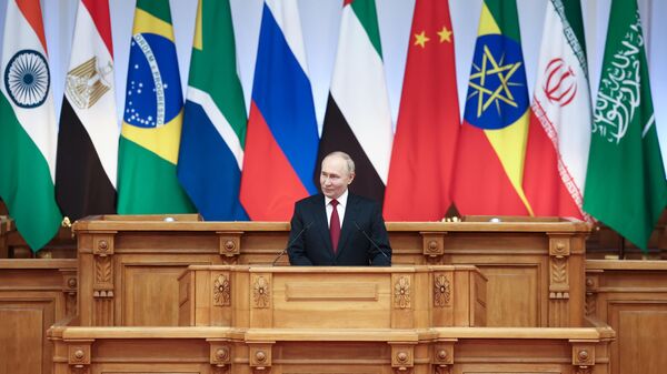 Президент Владимир Путин принял участие в работе Х Парламентского форума БРИКС - Sputnik Türkiye