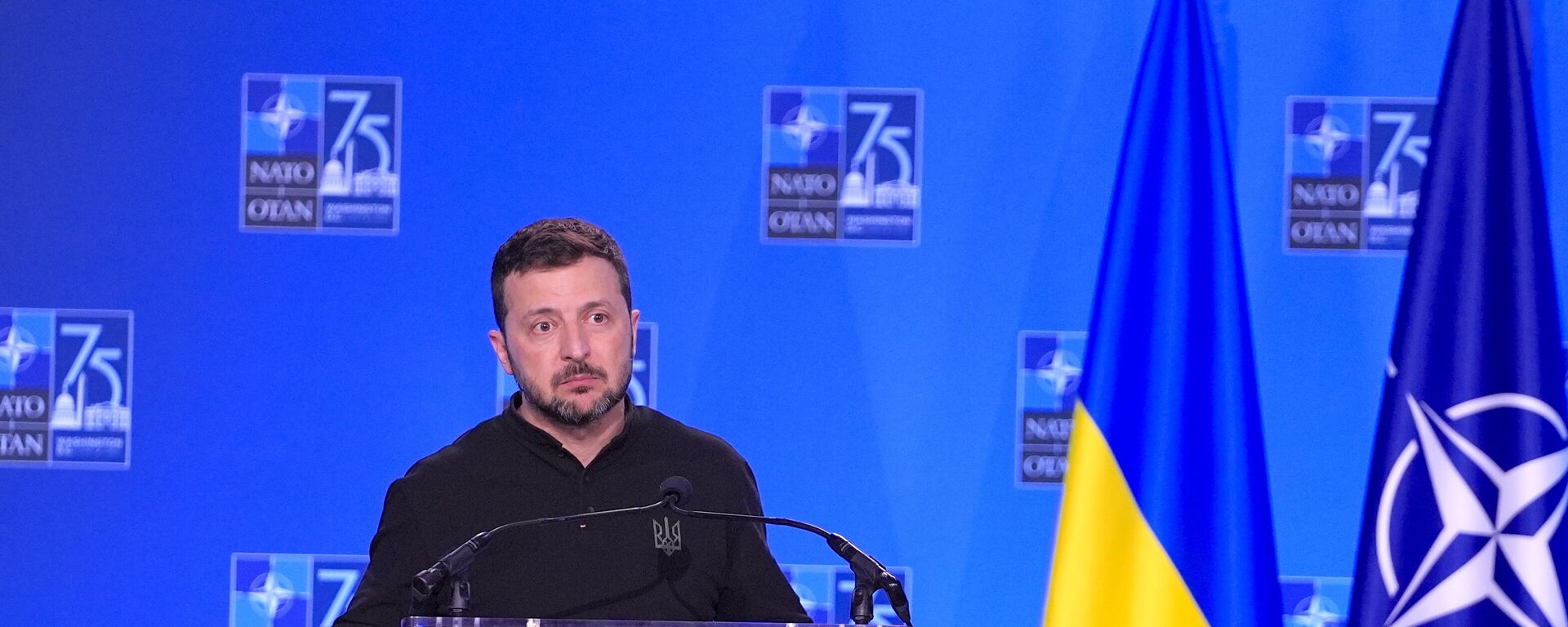 Ukrayna Devlet Başkanı Zelenskiy ve NATO Genel Sekreteri Jens Stoltenberg - Sputnik Türkiye, 1920, 23.12.2024