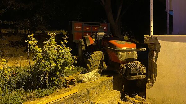 Malatya'nın Akçadağ ilçesinde yoldan çıkan traktörün çarptığı 4 çocuktan 2'si öldü - Sputnik Türkiye