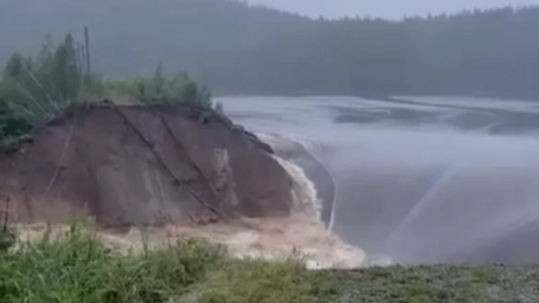 Rusya’nın Çelyabinsk bölgesinde baraj yıkıldı - Sputnik Türkiye