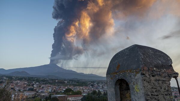 Etna Yanardağı  - Sputnik Türkiye