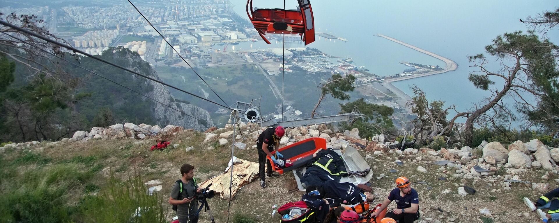 Antalya'da Tünektepe Teleferik Tesisleri'nde meydana gelen ve 1 kişinin hayatını kaybetmesine, 7 kişinin de yaralanmasına yol açan teleferik kazası - Sputnik Türkiye, 1920, 07.08.2024