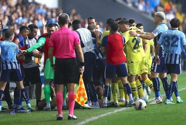 Fenerbahçe-Adana Demirspor maçı saat kaçta? hangi kanalda?Süper Lig&#x27;e önemli transferler ile başlayan Fenerbahçe Adana Demirspor&#x27;u konak edecek. Maç Cumartesi günü saat 21:45&#x27;te Atilla Karaoğlan gözetiminde başlayacak. Beinsports 1&#x27;de yayınlanacak. - Sputnik Türkiye