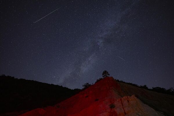 Bolu&#x27;nun Göynük ilçesinde bulunan Çubuk Gölü&#x27;nde &#x27;Perseid meteor yağmuru&#x27; - Sputnik Türkiye